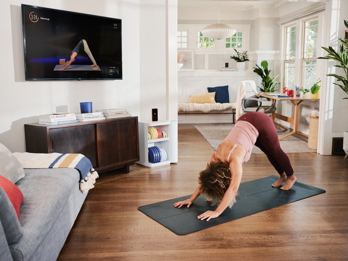 Alignment-Aiding Yoga Mats : yoga pose practice